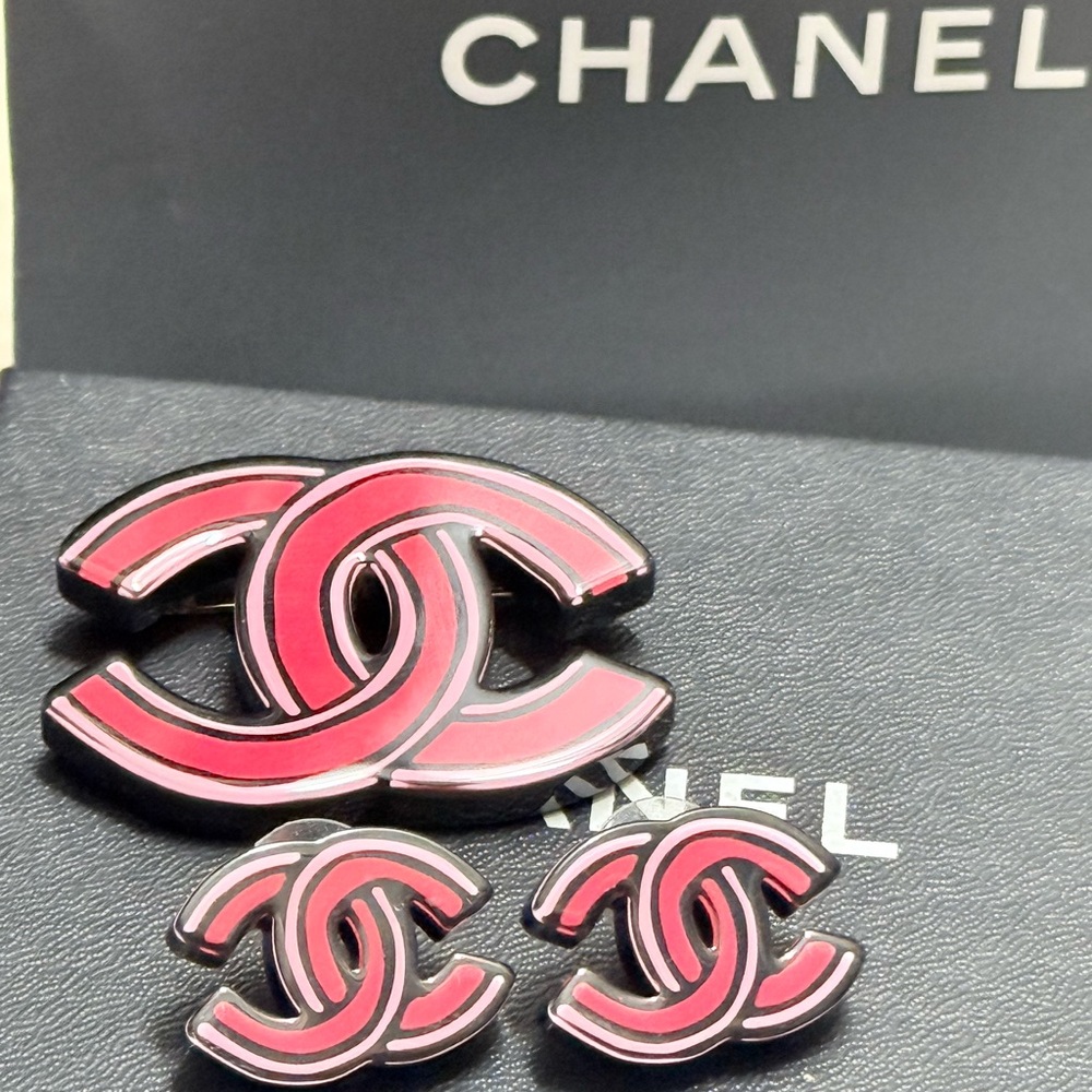 CHANEL Pink and Black Logo Brooch and Earrings